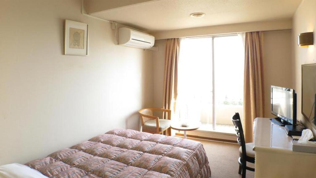 Hotel Tenchikaku Hitacsi Kültér fotó