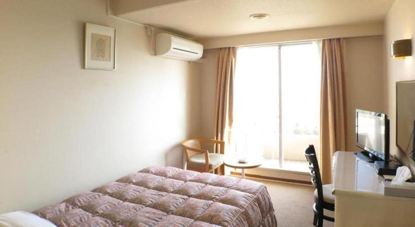 Hotel Tenchikaku Hitacsi Kültér fotó